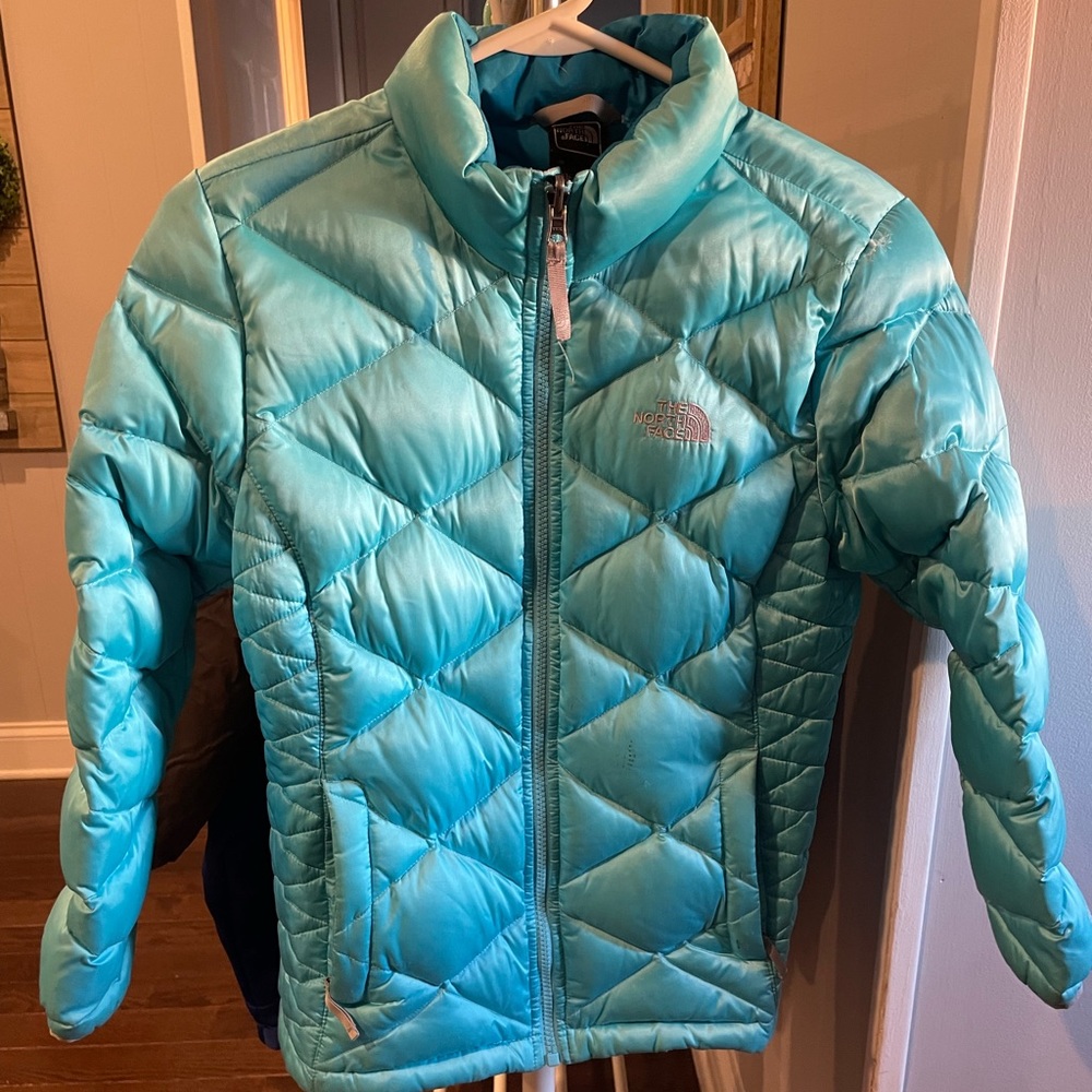 Girls NorthFace Teal 550 Puffer winter coat.  Great condition